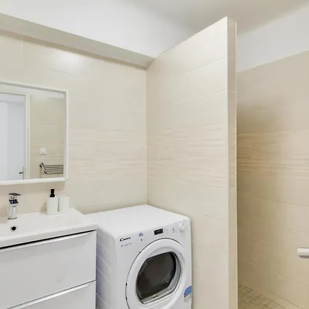 Gare St Charles Vieux Port Apartment *